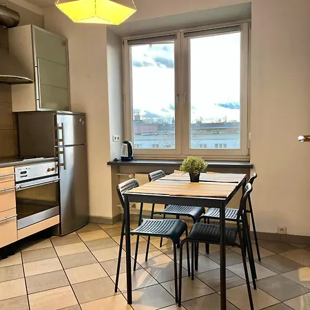 Old Town Apartment *